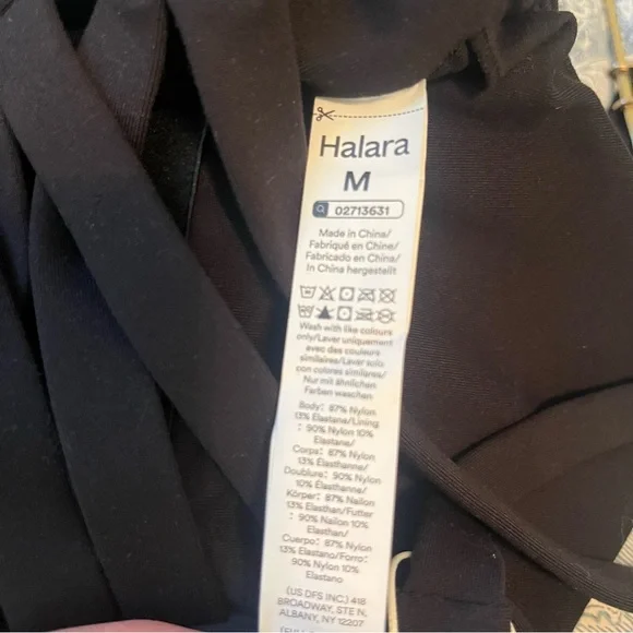 NWT HALARA Black Strappy Sports Bra/ crop top with Ladder Back - Picture 4 of 6